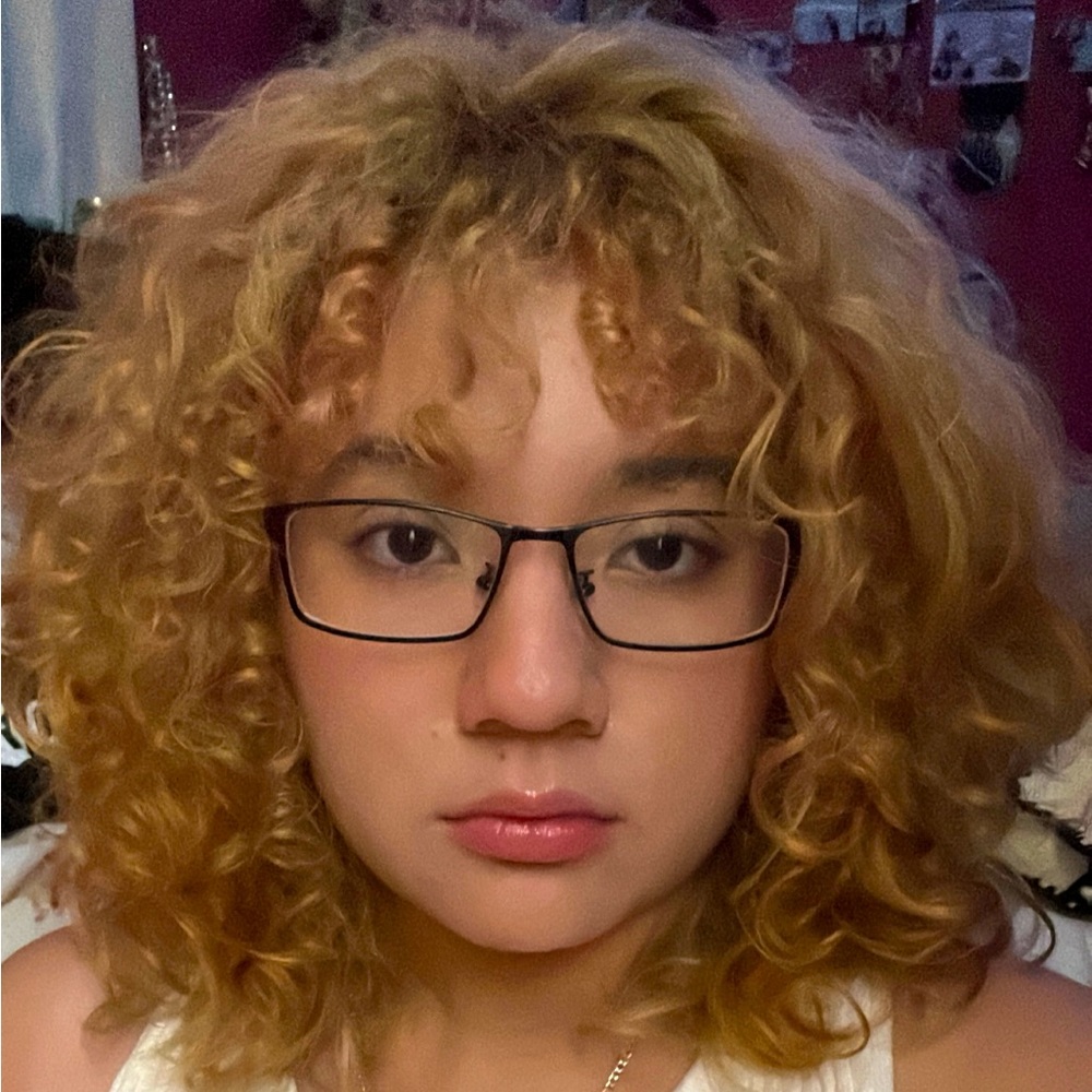 Meet your Posher, Rina